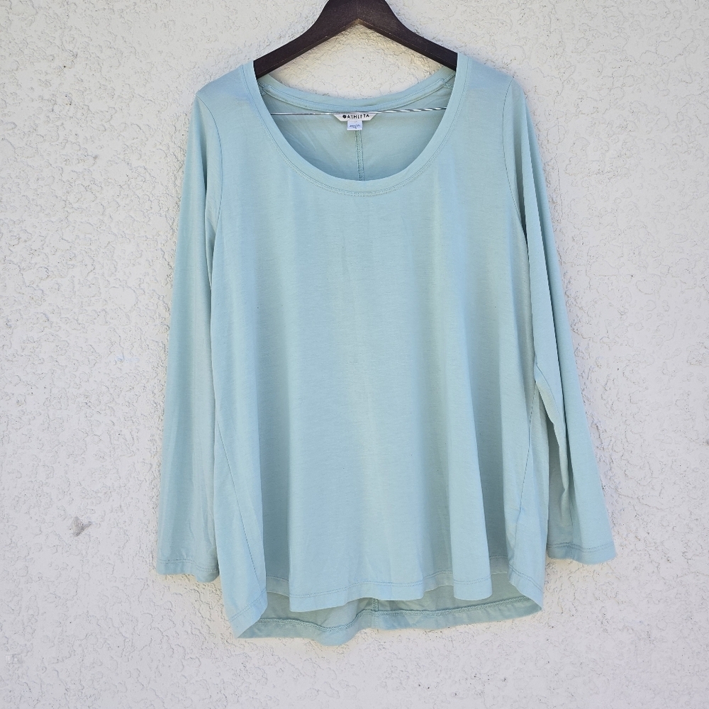 Athleta Stratus II Top in a light blue or aqua - Picture 2 of 7